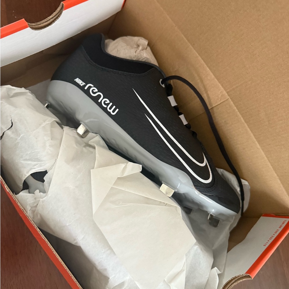 Nike Women's Hyperdiamond 4 Pro Metal Fastpitch Softball Cleats